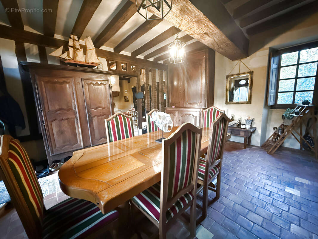 Maison à BONNETABLE