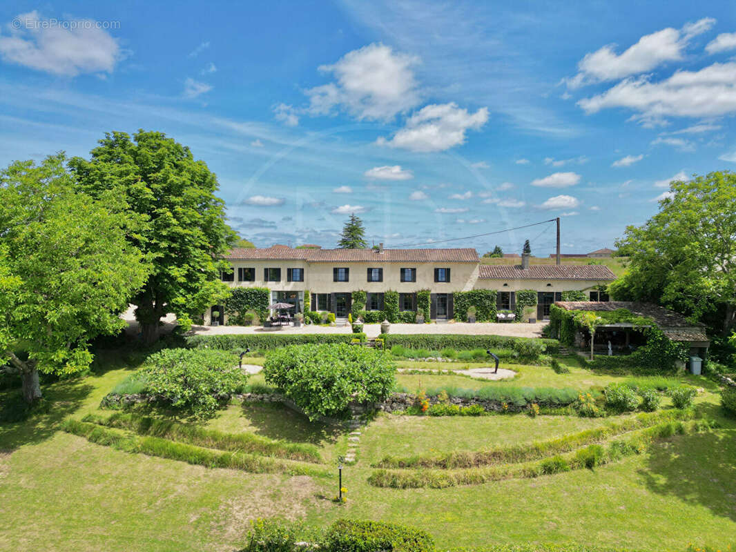 Maison à SAINT-EMILION