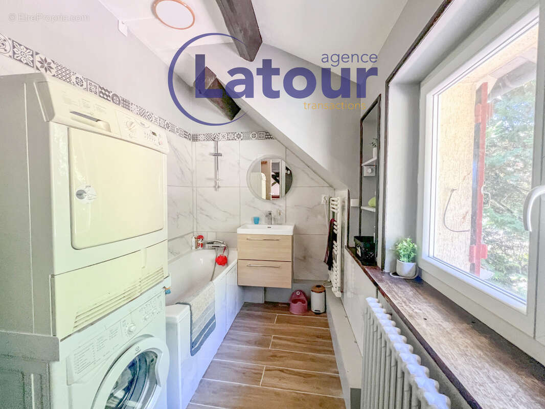Maison familiale avec grand terrain  situee a bazainville - photo 11
