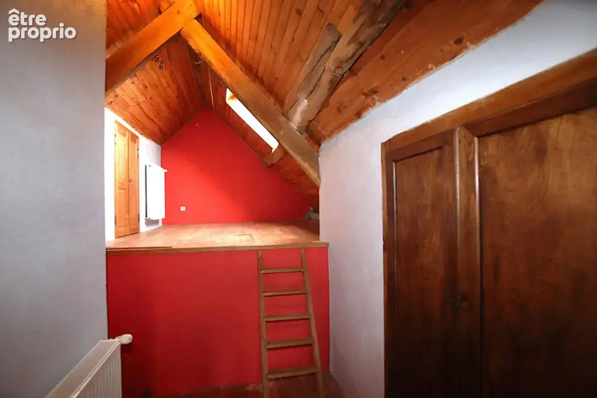 Ensemble immobilier avec gîte et potentiel second gîte - Maison T7 de 211 m² sur terrain arboré - photo 8
