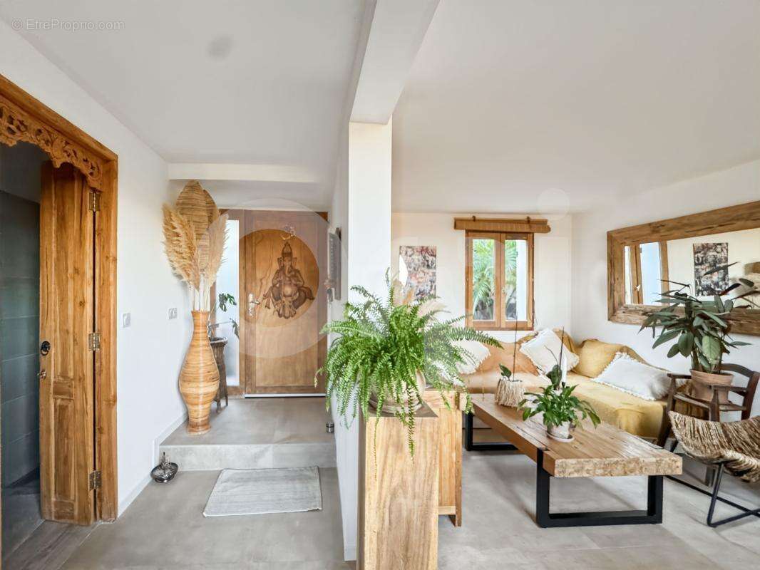 Maison à LA LONDE-LES-MAURES