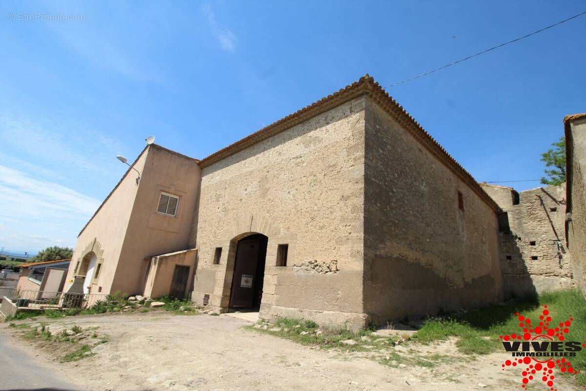 Commerce à CAPESTANG