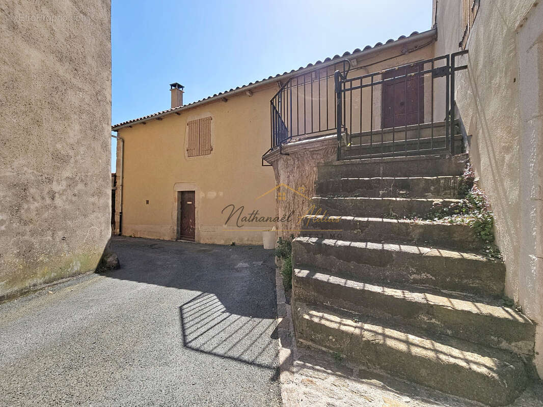 Maison à SAINT-FELIX-DE-SORGUES