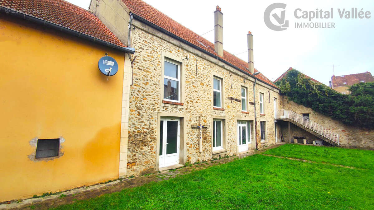 Appartement à CORBEIL-ESSONNES