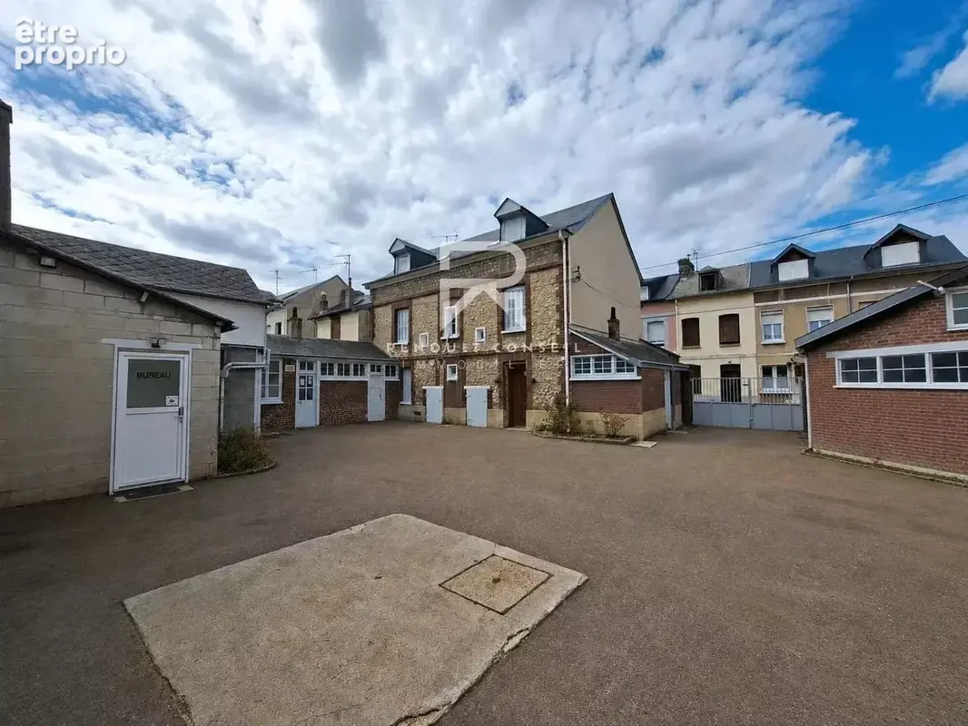 Ensemble immobilier maison de ville et local industriel - photo 3