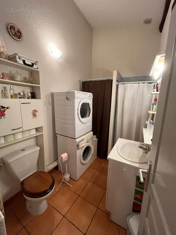 Immeuble de rapport à BEZOUCE, situé à 10 km à l'est de Nîmes, en plein centre du village. - photo 16