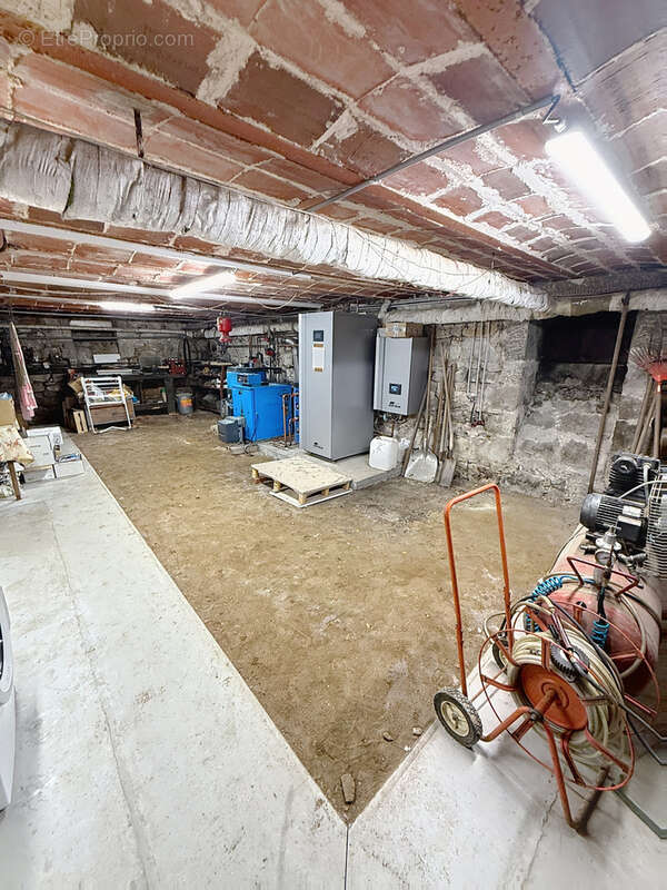 Maison à SAINT-BONNET-LE-CHATEAU