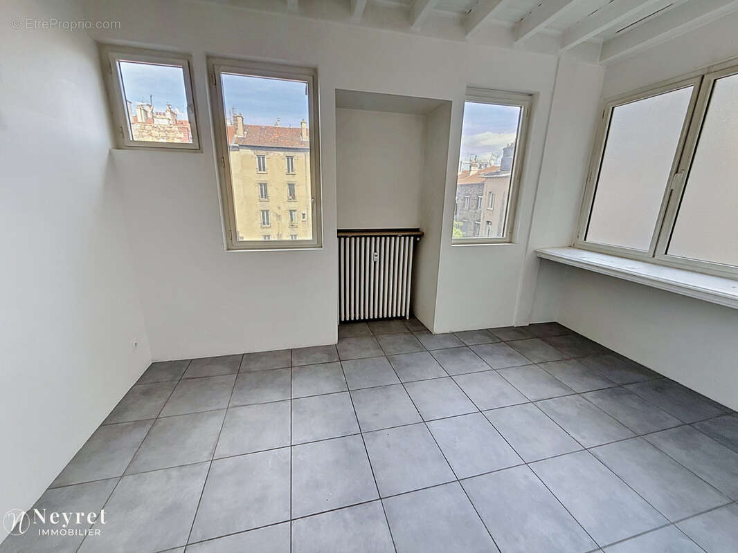 Appartement à SAINT-ETIENNE