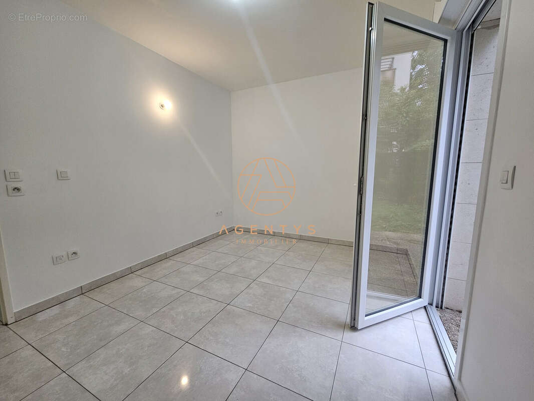 Appartement à LE PLESSIS-TREVISE