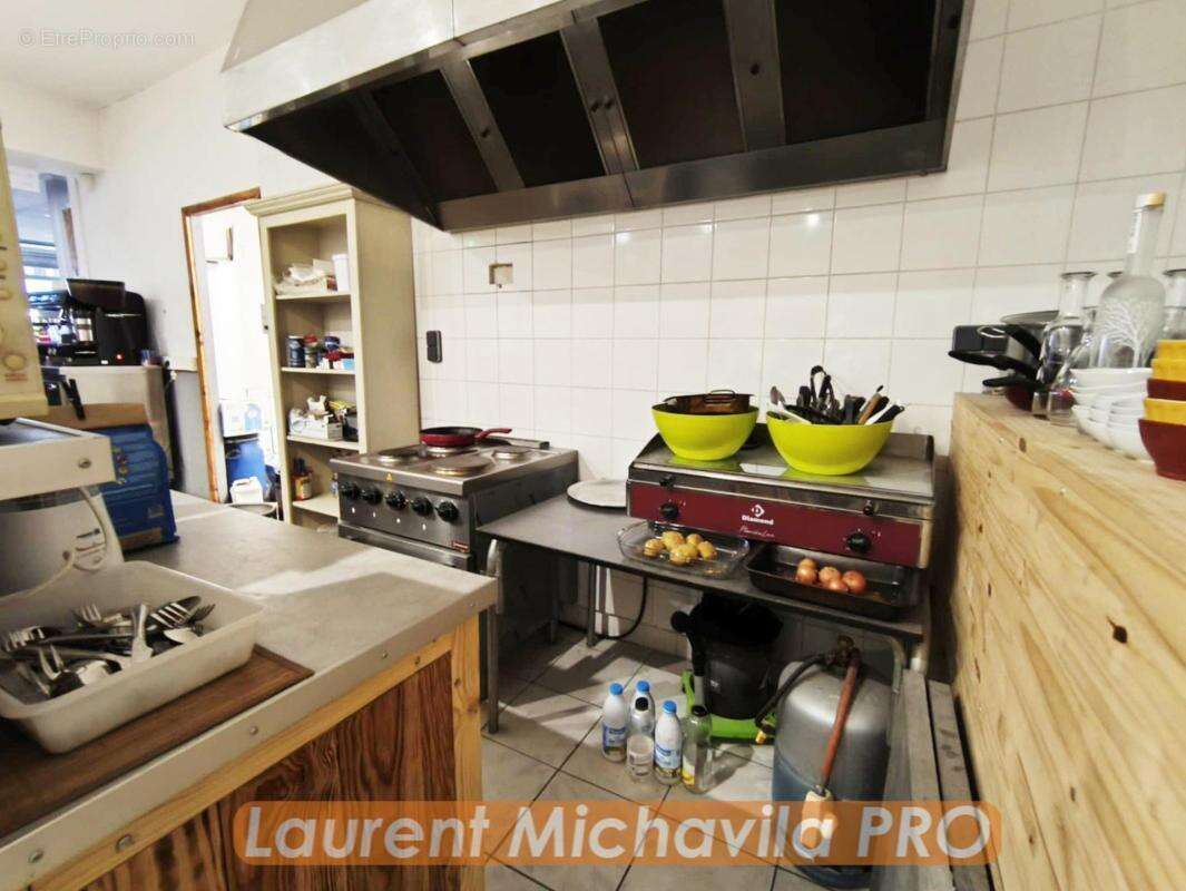 Commerce à LE BOUSQUET-D'ORB