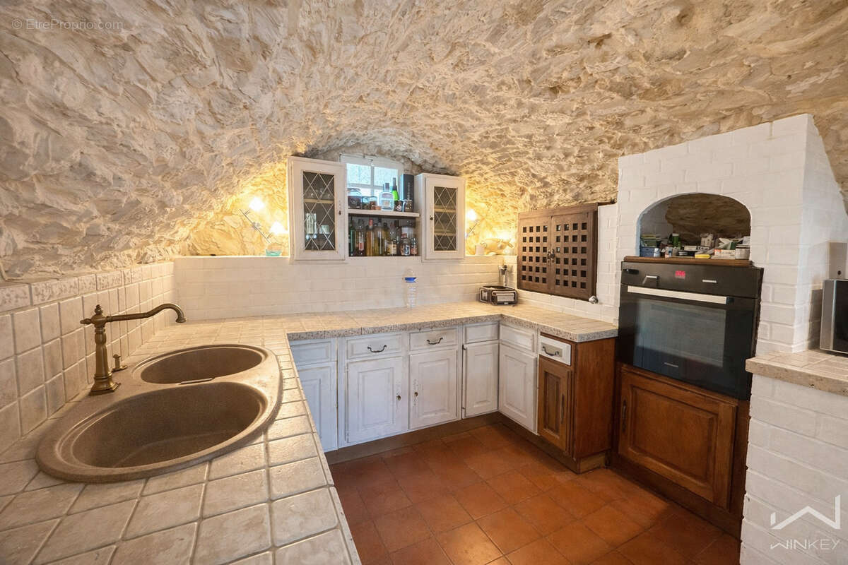 Maison à SAINT-MONTAN