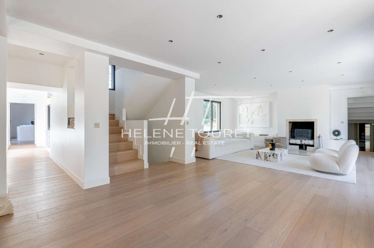 Maison à FONTAINE-CHAALIS