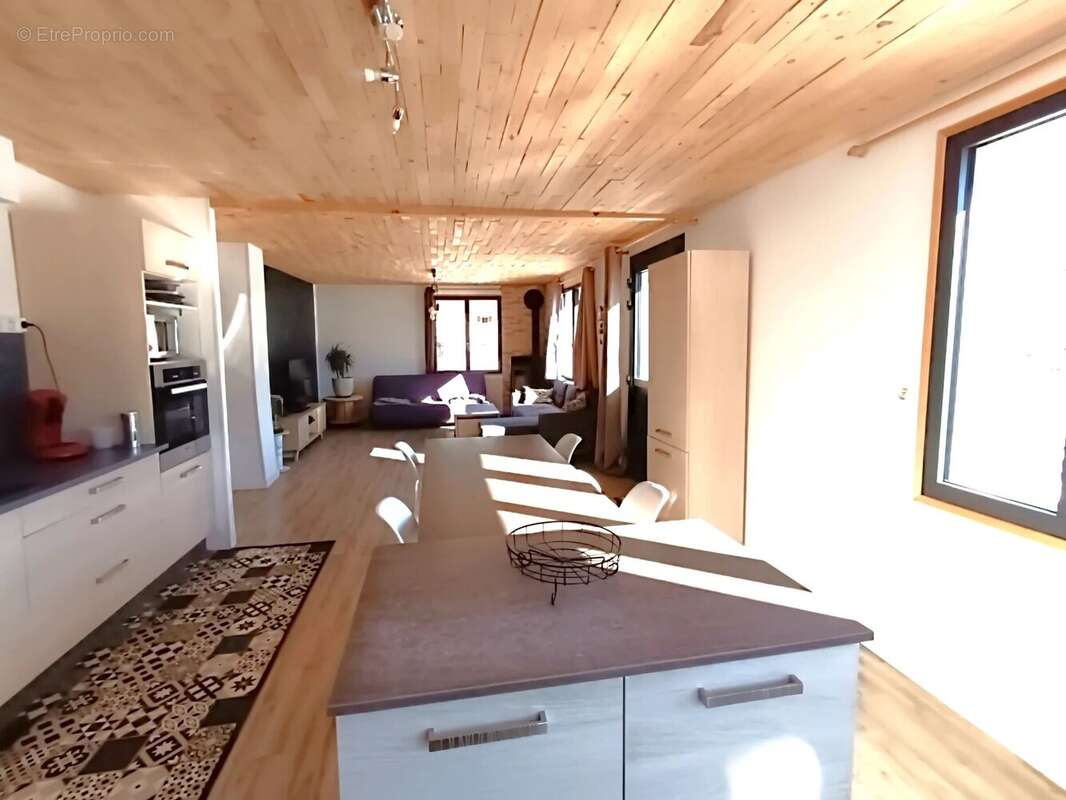 Appartement à MEAUDRE