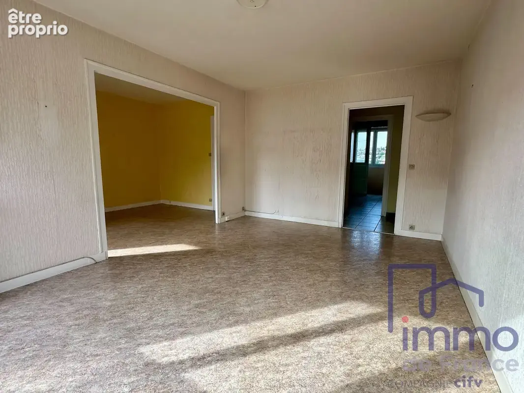 Appartement 57 m² à Saint-Etienne  - photo 7