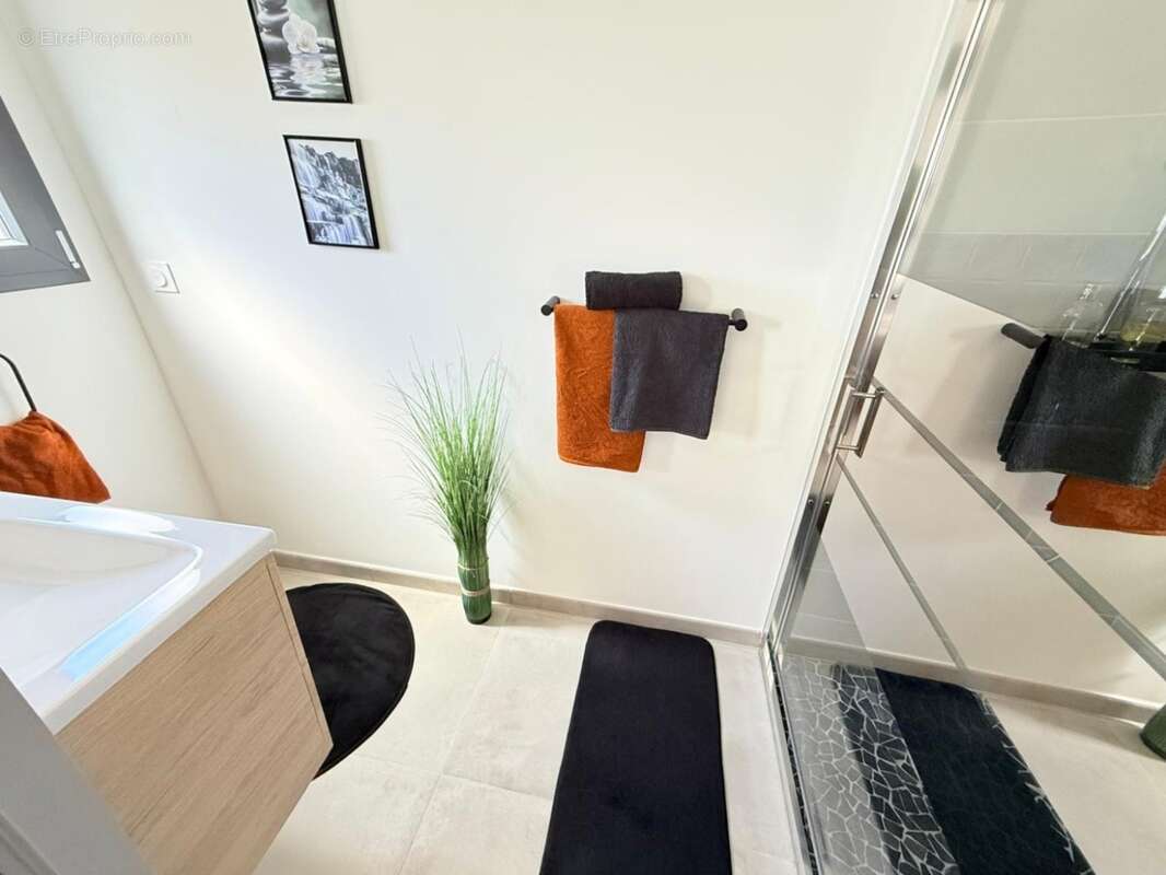 Villa plain-pied contemporaine 3 chambres avec suite parentale et terrain piscinable - photo 14