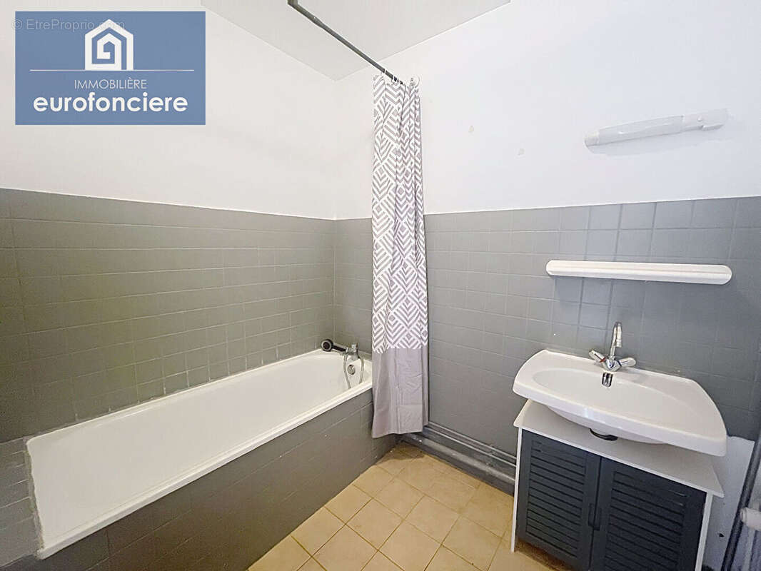 Appartement 2 chambres avec PARKING proche CENTRE VILLE - photo 7
