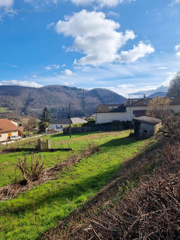 Terrain à CHIRENS