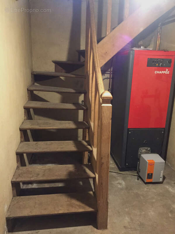 Maison à MONTAIGU-LE-BLIN