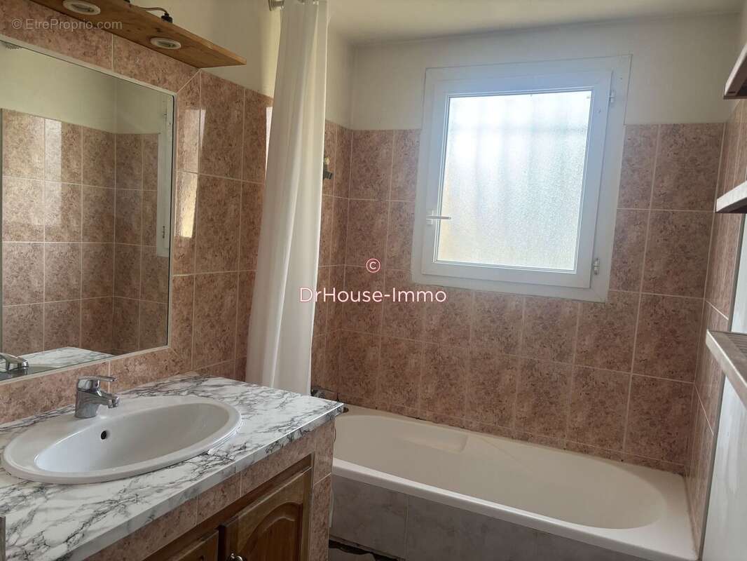 Maison 71 m² à Berre-L'etang  - photo 17