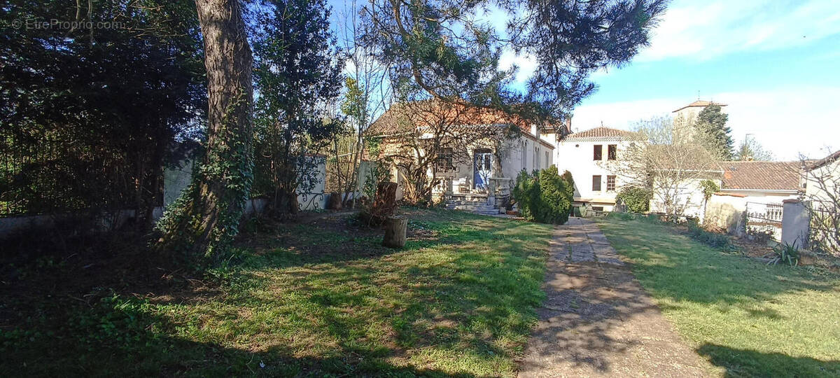 9 avr 2026 - Maison à CONFOLENS