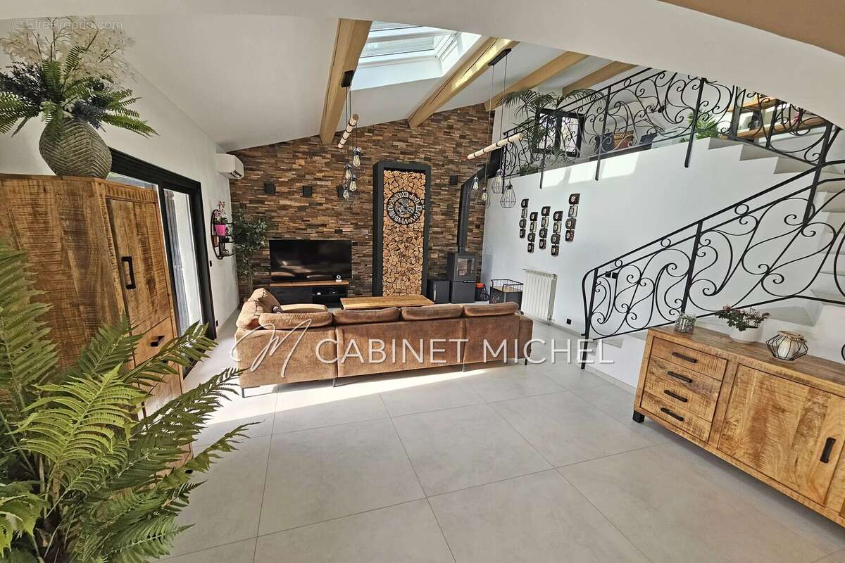 Maison à ROQUEFORT-LES-PINS
