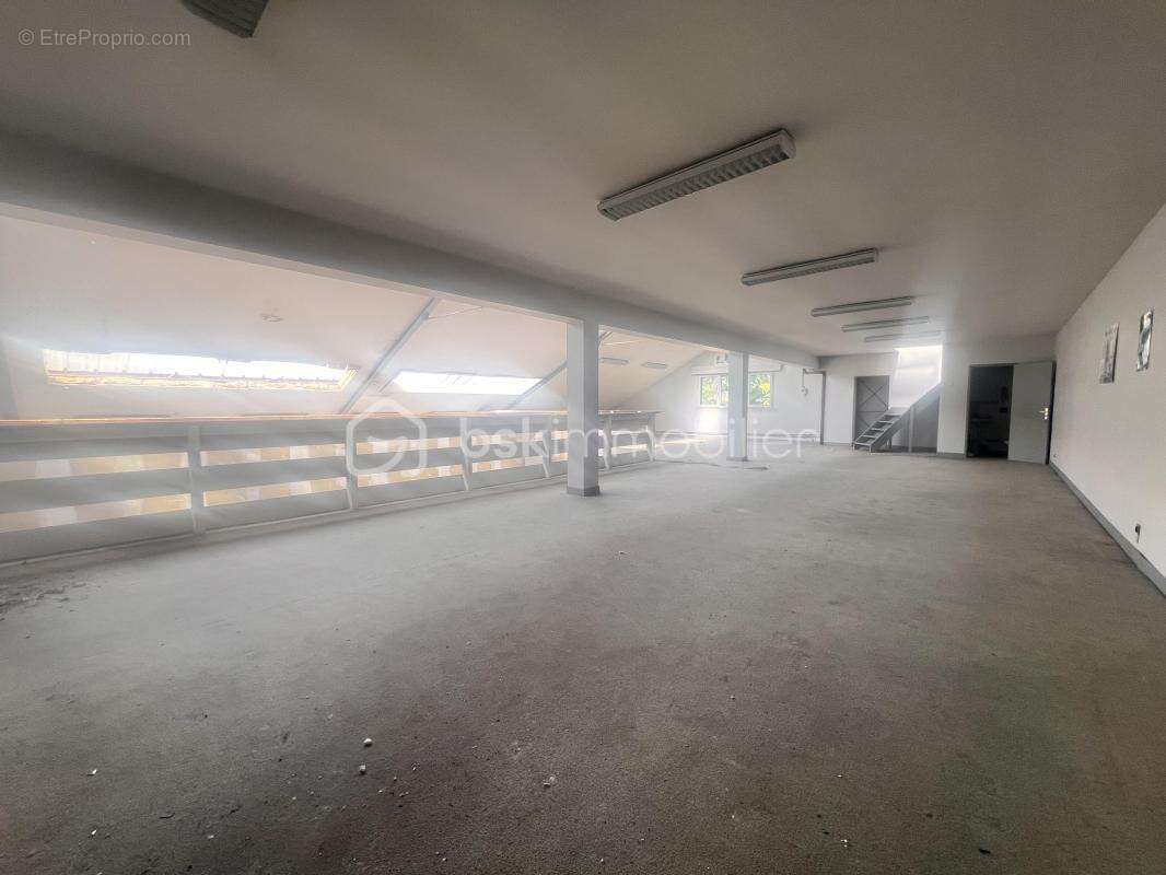 Immeuble professionnel 844 m² – fort potentiel de restructuration – châteauroux - photo 4