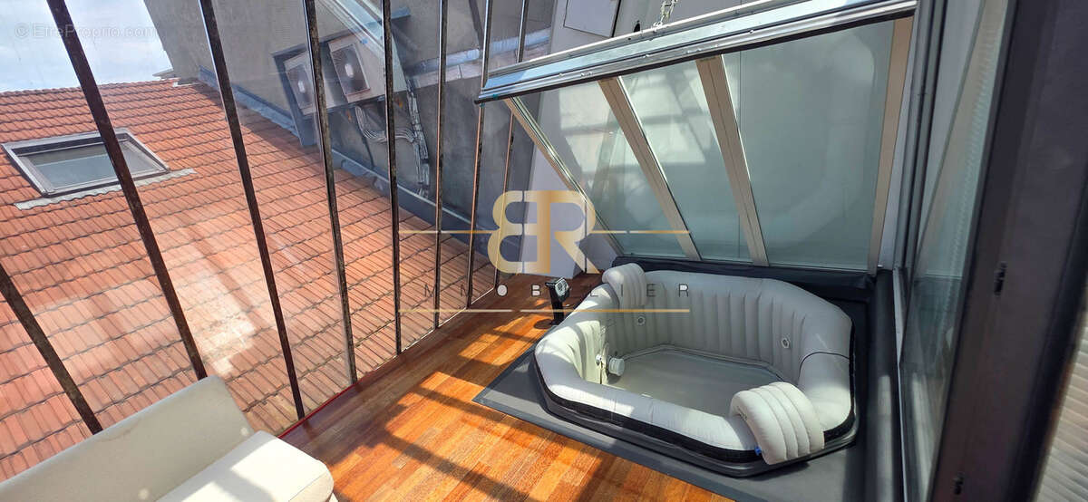 Loft atypique de 190 m2 avec terrasse, sauna sec, jacuzzi, calme et  lumineux - photo 18