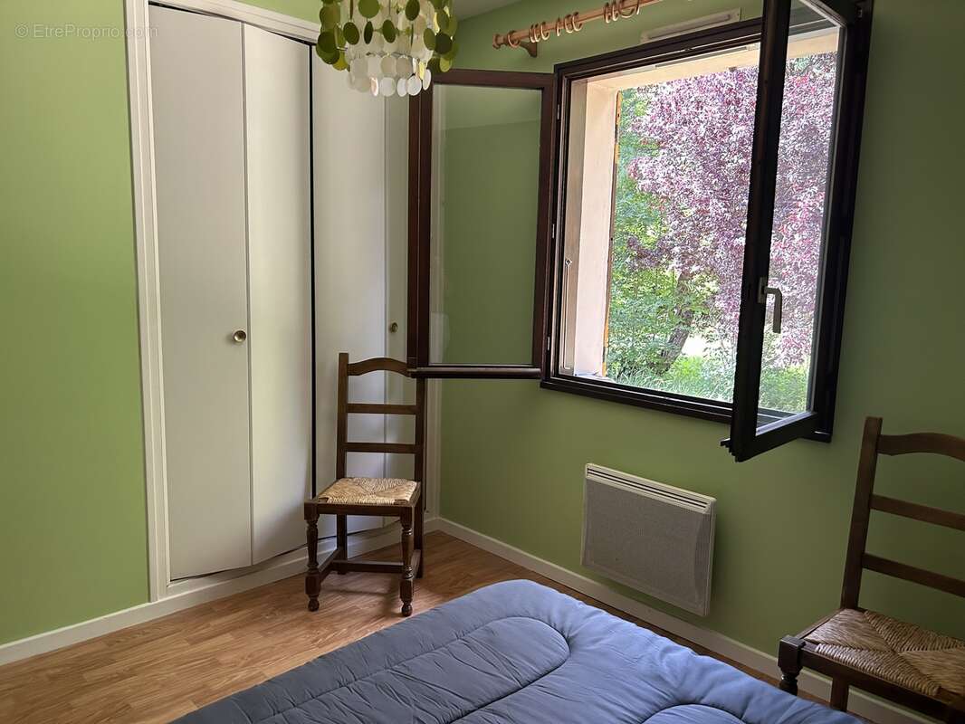 A vendre maison traditionnelle plain pied avec grand potentiel à - photo 6