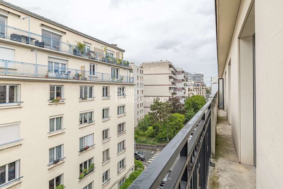 Appartement à PARIS-15E