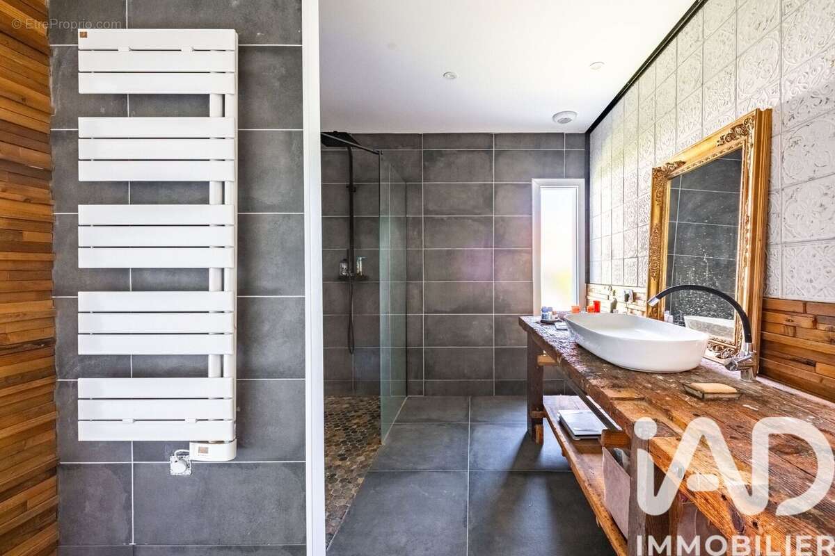 Maison 145 m² à Baverans  - photo 8