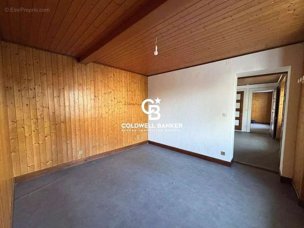 Appartement à SAINT-CERGUES