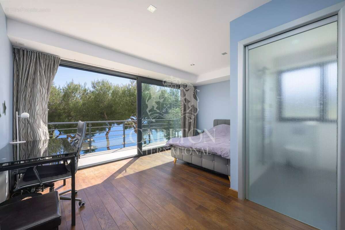 Maison à EZE