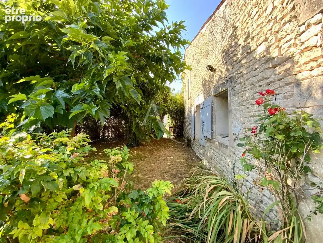 Maison à SAINTES