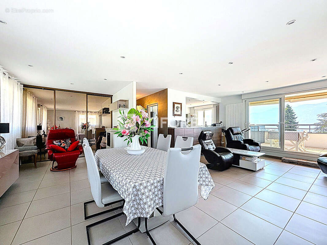 Appartement à SAINT-ISMIER