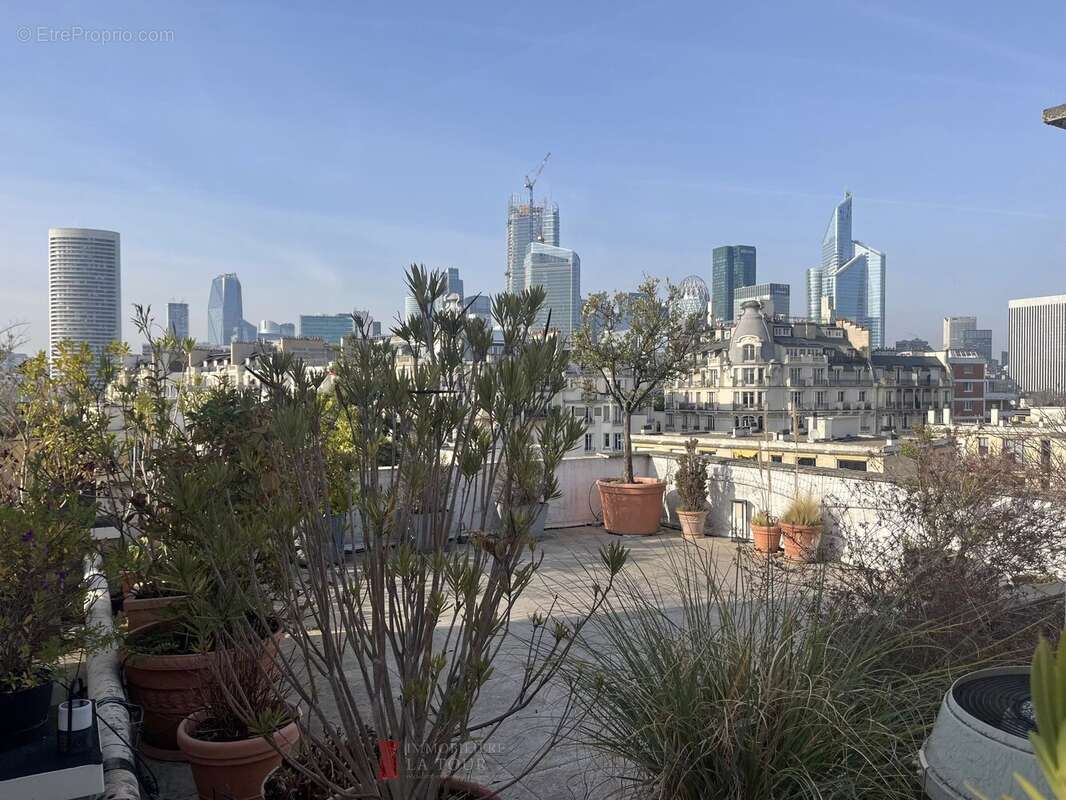 Appartement à NEUILLY-SUR-SEINE