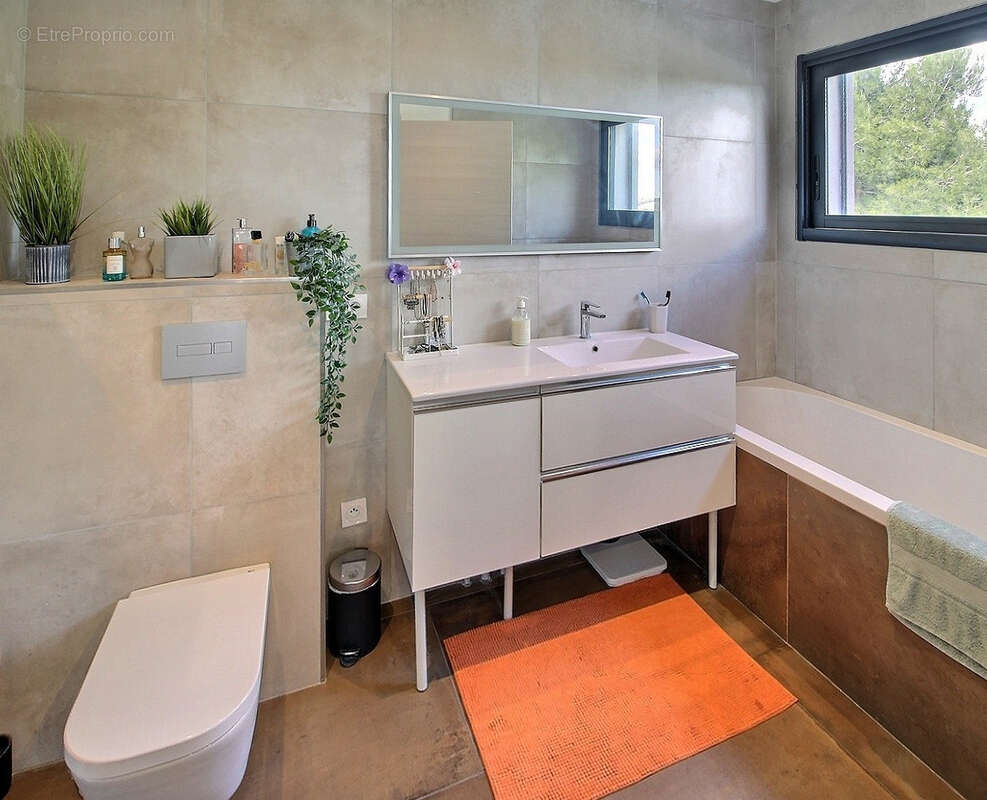 Maison à COMBAILLAUX