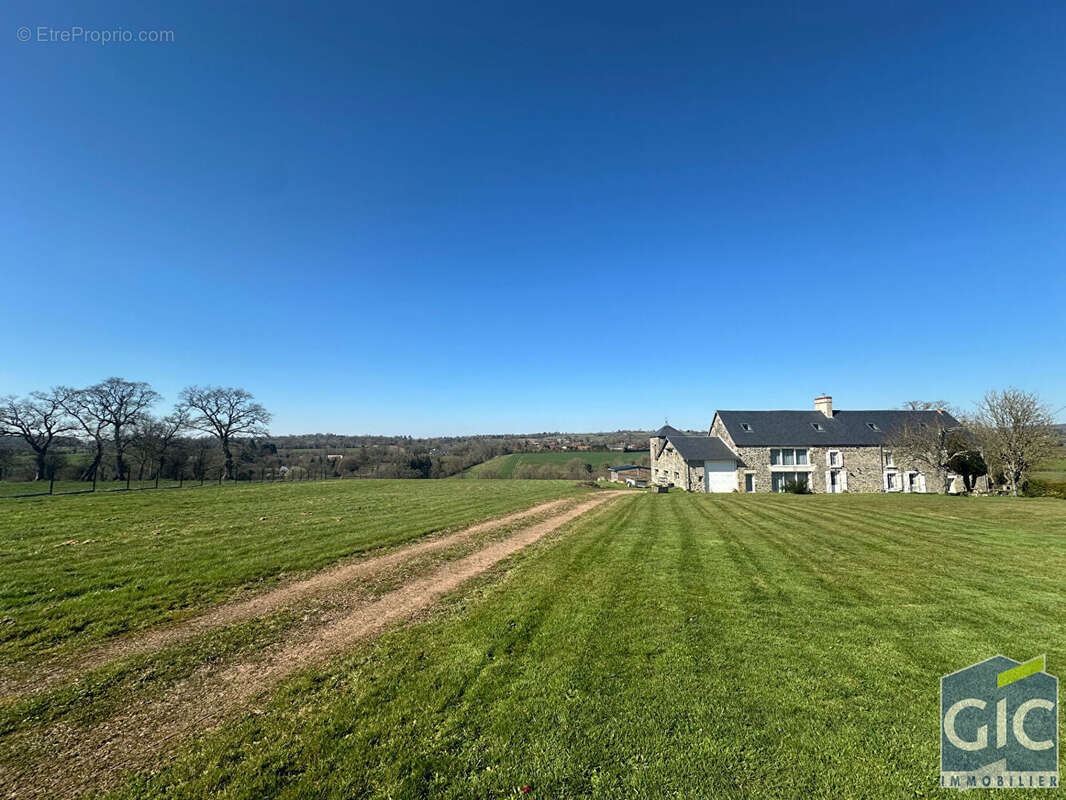 Maison à LE BENY-BOCAGE
