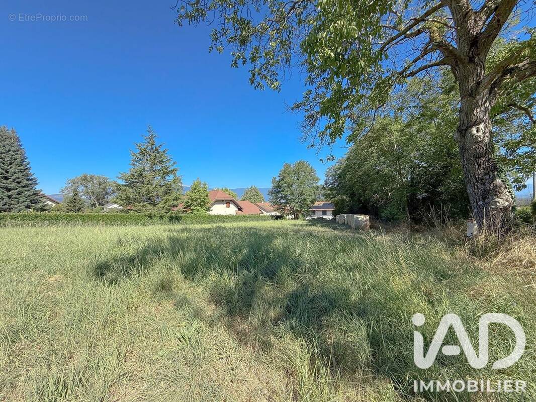 Terrain 100 m² · à Viry · 100 m² · 355 000 €