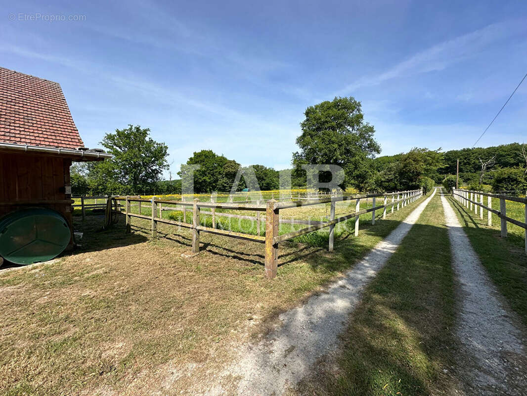 Maison à LE MELE-SUR-SARTHE