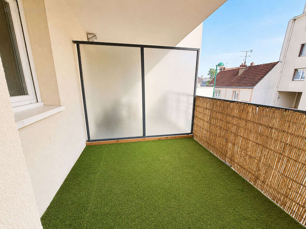 Appartement à MAINVILLIERS