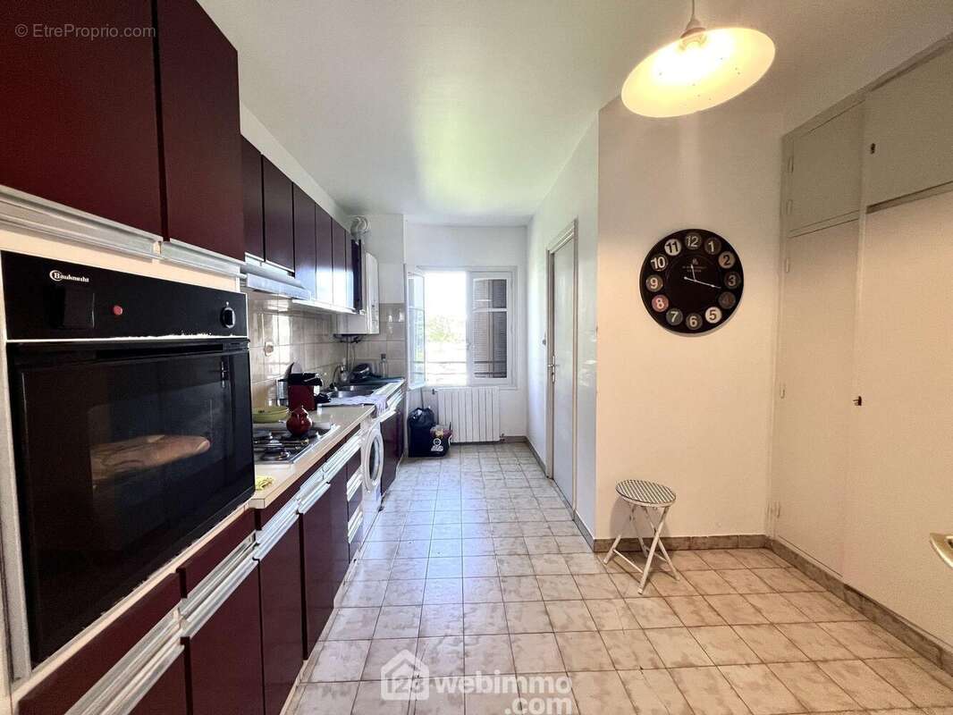 La cuisine séparé est une vraie pièce de 13m2 - Appartement à BASTIA