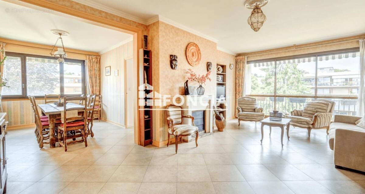 Appartement à NOISY-LE-ROI