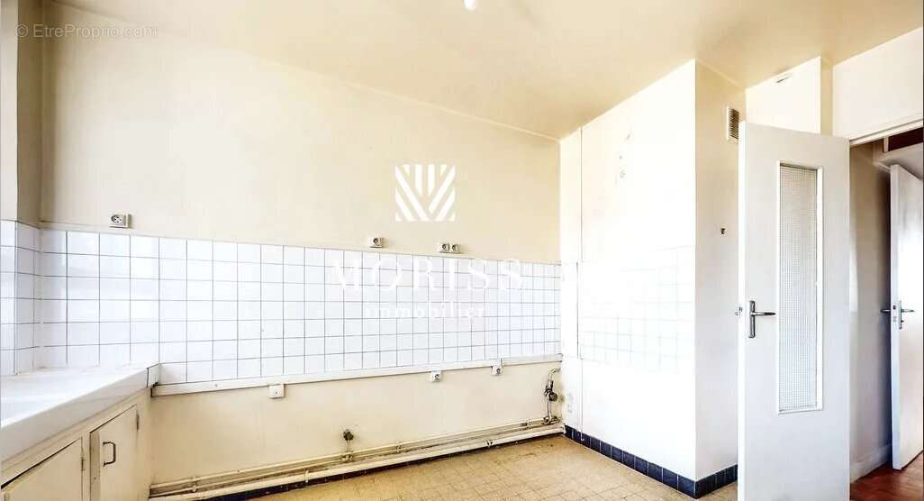 Appartement à CHARENTON-LE-PONT
