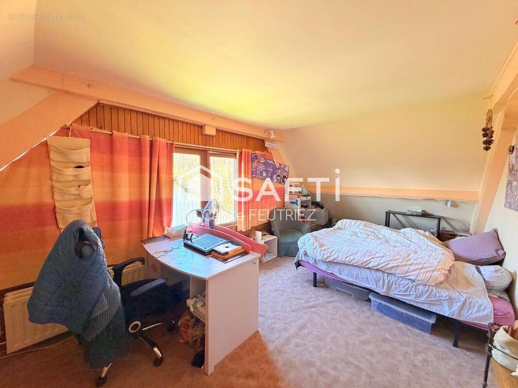 Maison 253 m² à Espagnac  - photo 8