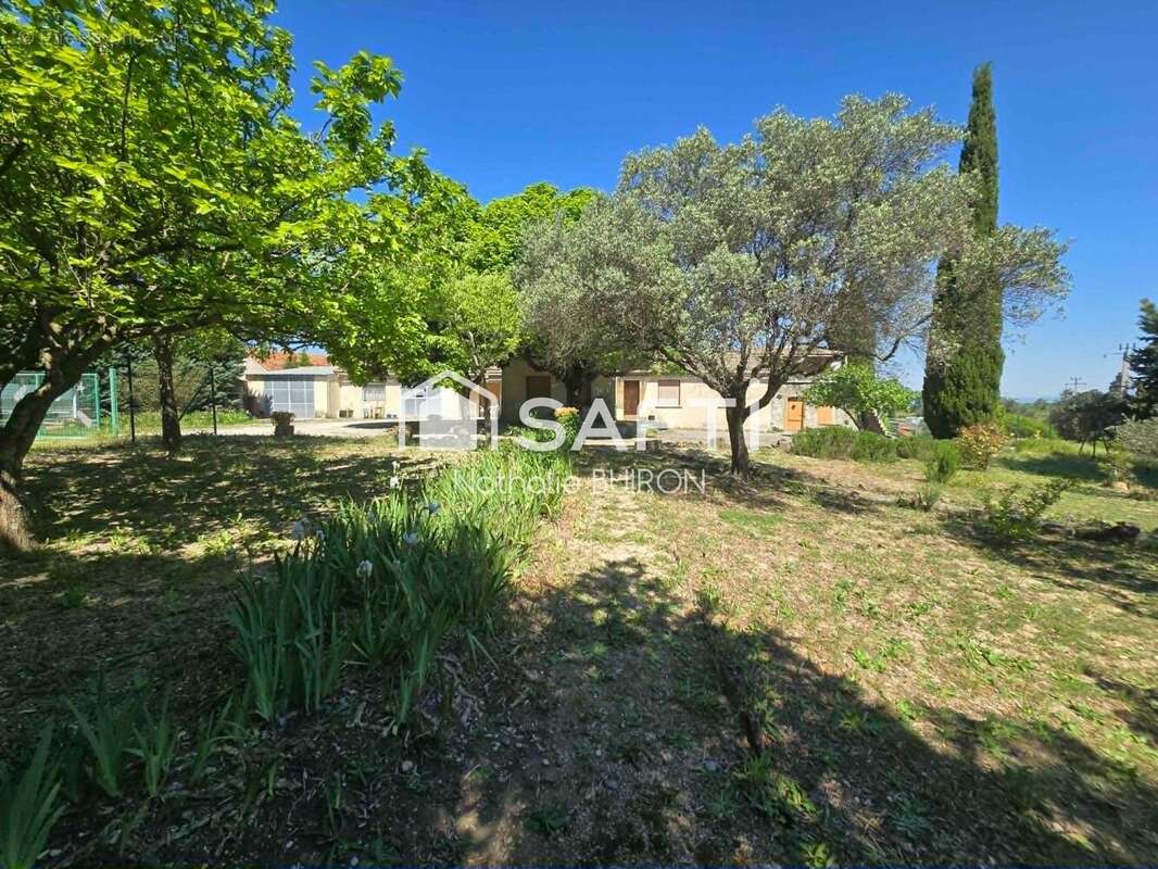 Photo 2 - Maison à SAINTE-CECILE-LES-VIGNES
