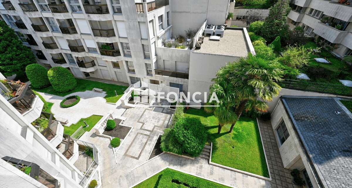 Appartement à PARIS-7E