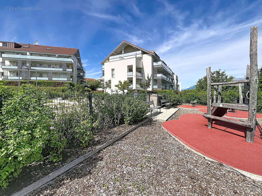 Appartement à POISY
