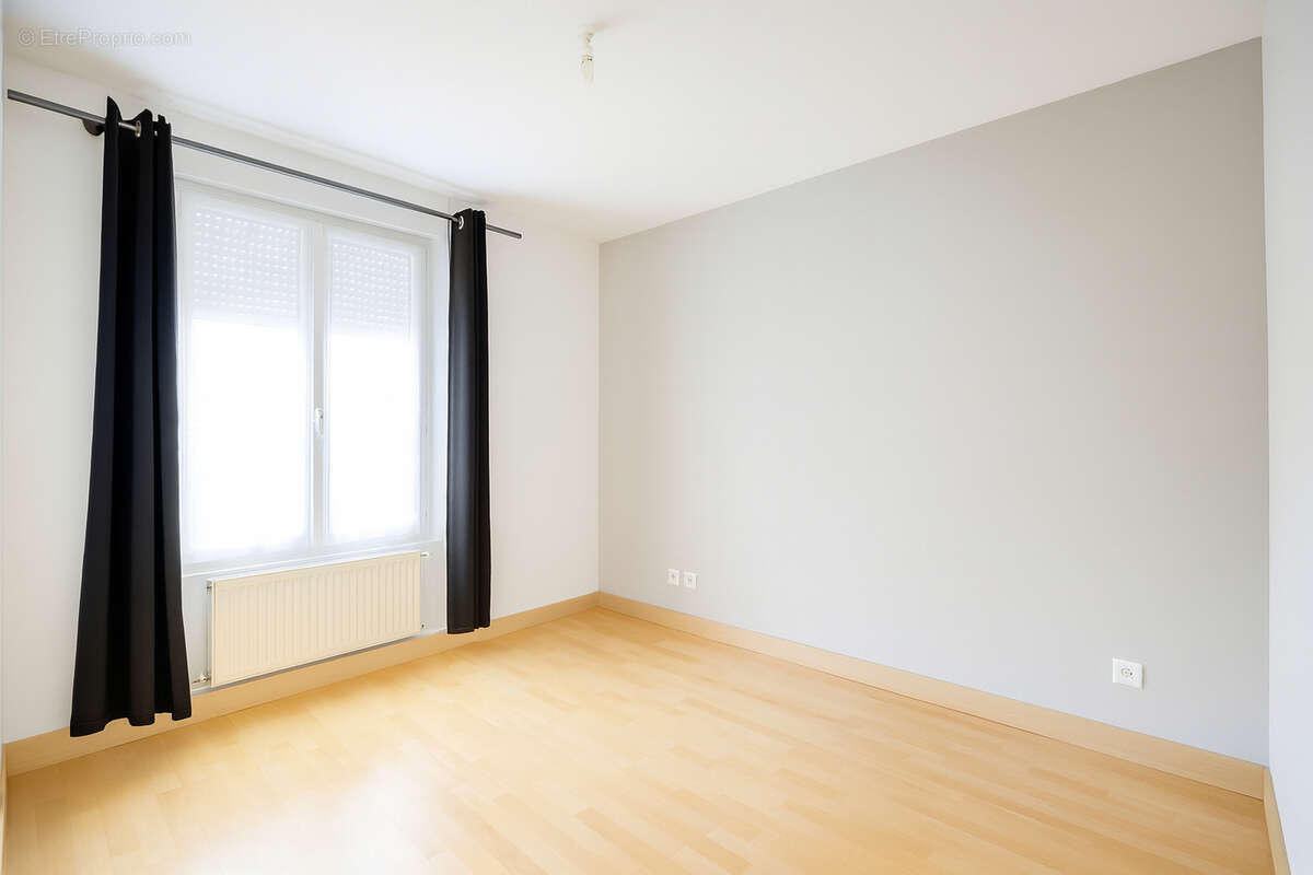 Appartement à NEAUPHLE-LE-CHATEAU