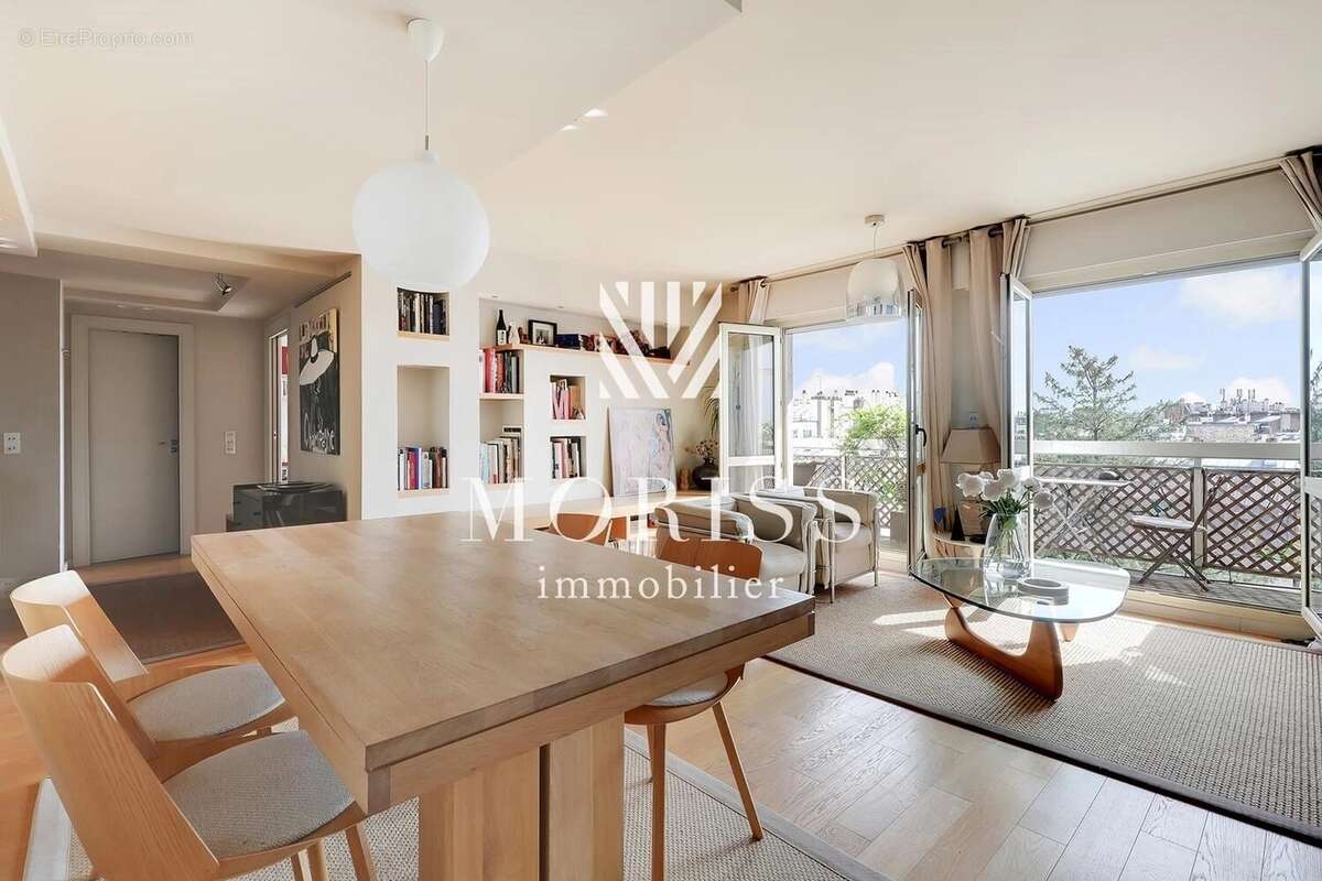 Appartement à PARIS-16E