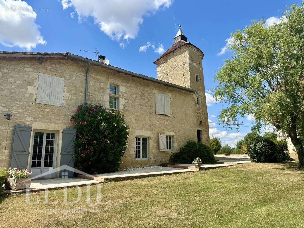 Maison à MAUVEZIN
